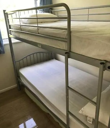 2 Bedroom Chalet Near The Beach